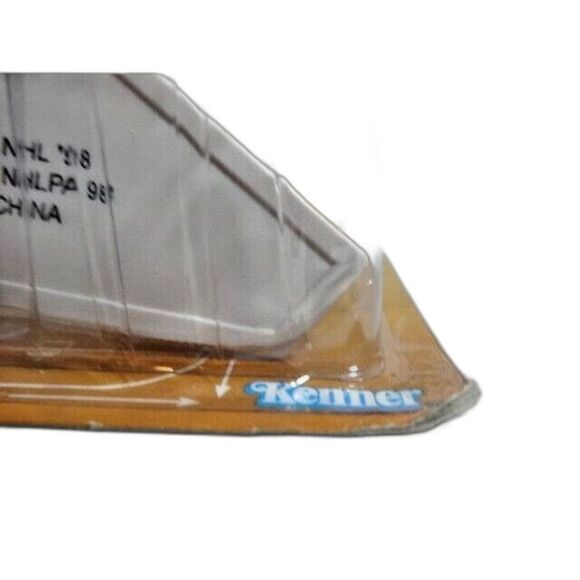 Kenner Mark Messier Canucks Starting Lineup Hockey Figurine Card Sport 1998 Gift - Picture 4 of 6